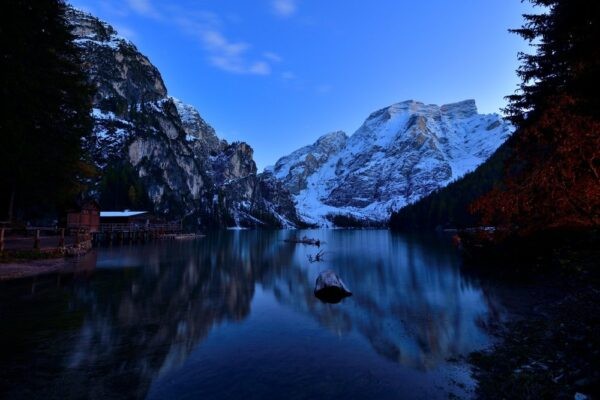 اضغط على الصورة لعرض أكبر. 

الإسم:	blue-hour-landscape-photo-with-mountains-600x400.jpg 
مشاهدات:	16 
الحجم:	49.5 كيلوبايت 
الهوية:	173220